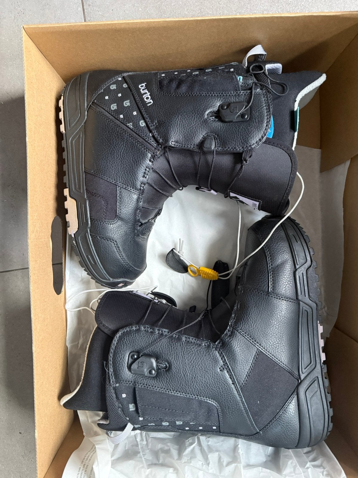 Snowboardschoenen Burton Mint maat 40,5, Ophalen of Verzenden, Zo goed als nieuw, Schoenen