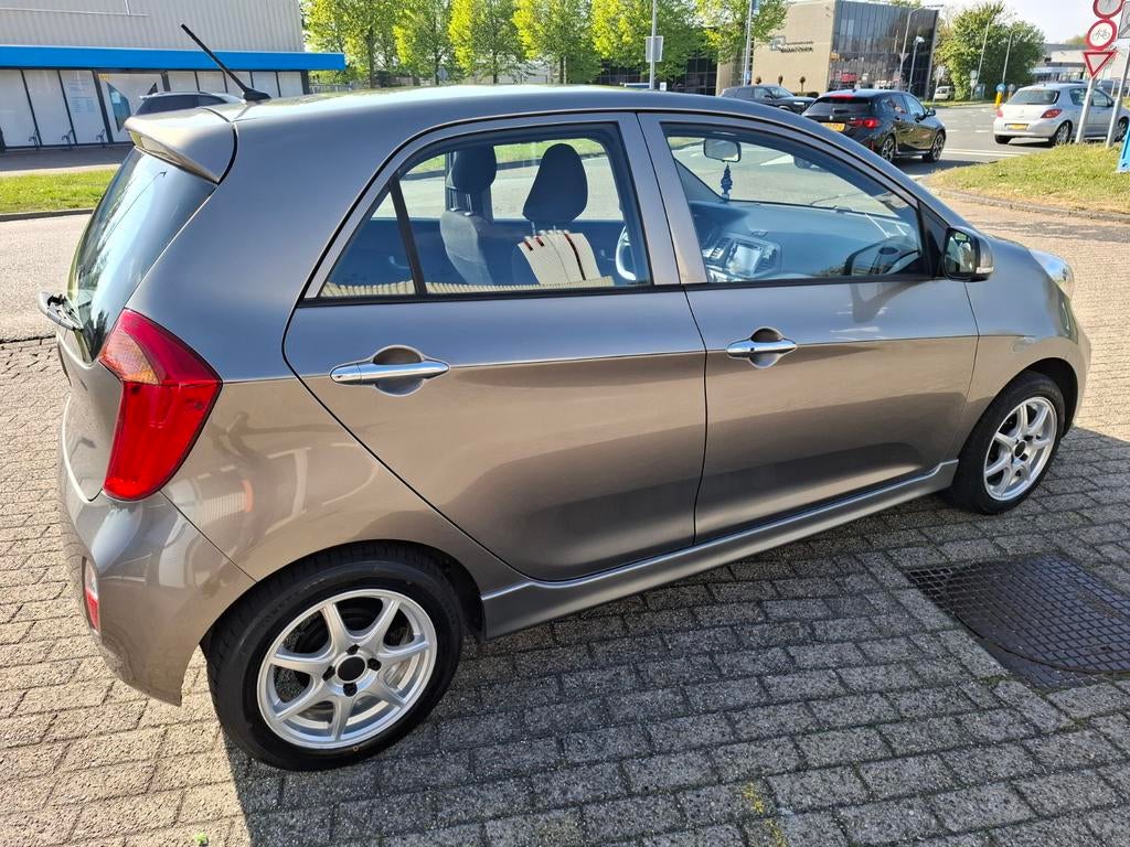 Kia Picanto 1.0 Cvvt 5-DRS 2012 Grijs, Auto's, Kia, Voorwielaandrijving, Stof, Zwart, 400 kg