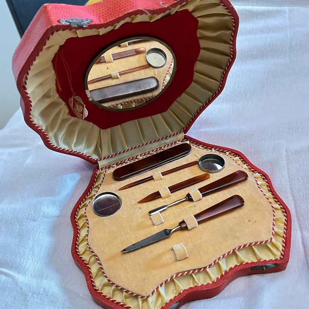 Vintage jaren ‘60 manicure set in rode vintage doos, Ophalen of Verzenden