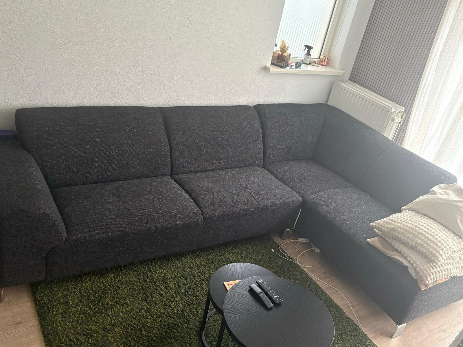 Donkergrijze hoekbank, Ophalen, 250 tot 300 cm, Gebruikt, 100 tot 125 cm
