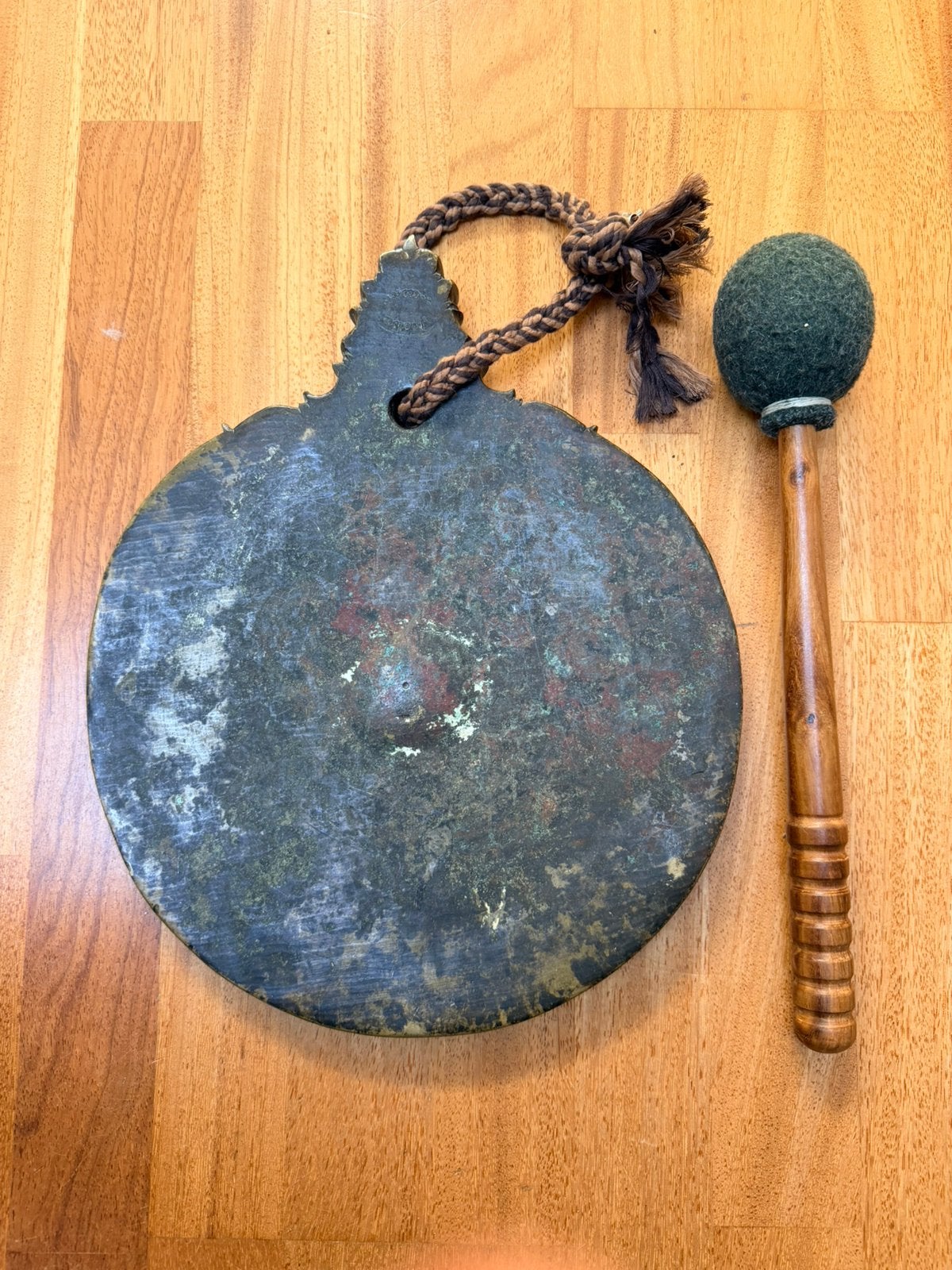 Antique 1931 Burmese Cast Bronze Nipple Gong & Hand Mallet, Ophalen of Verzenden, Zo goed als nieuw, Melodische percussie