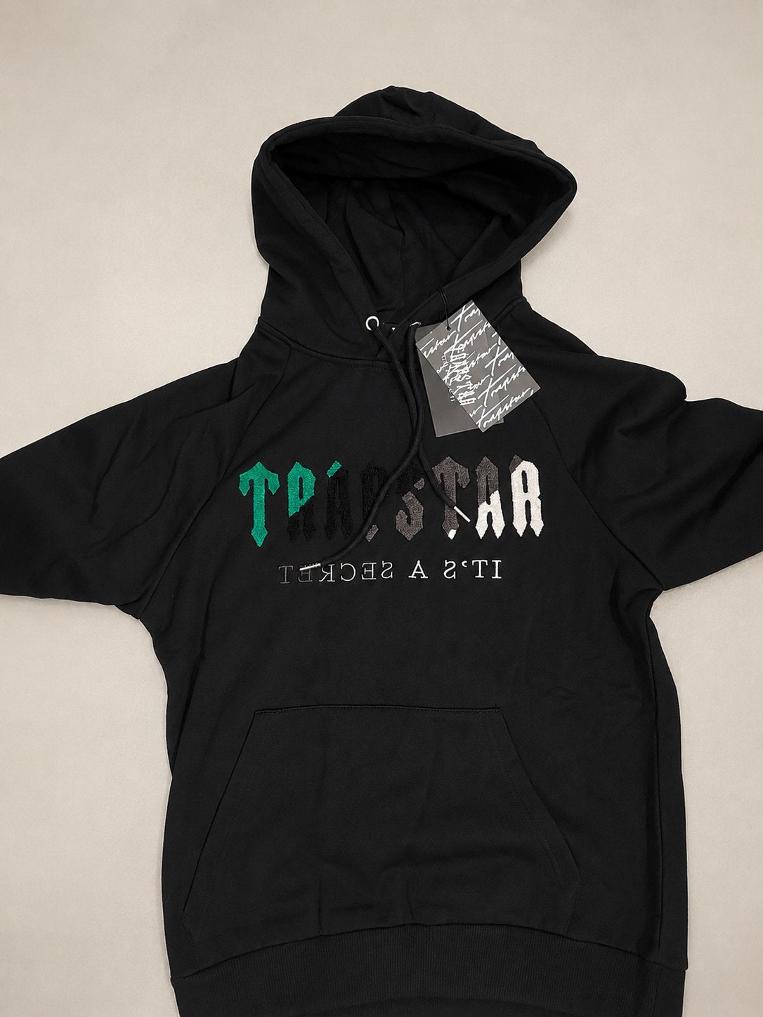 🤩 Trapstar Trainingspak Zwart - Nieuw met labels, Kleding | Heren, Overige Herenkleding, Nieuw, Ophalen of Verzenden