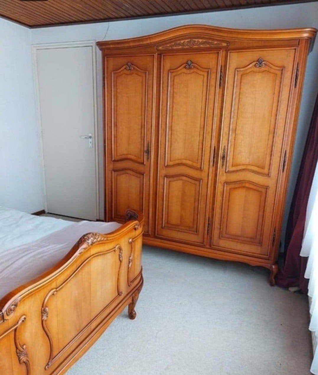 Antieke kledingkast met 3 deuren - massief kersen hout, Antiek en Kunst, Ophalen