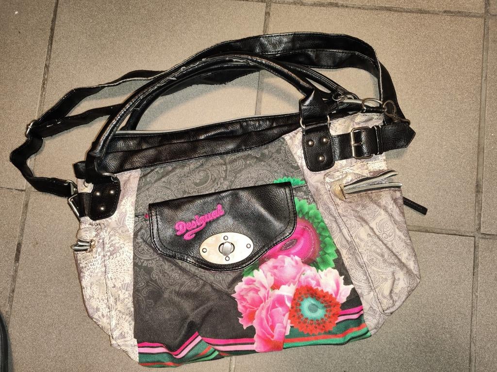 Desigual tas, Sieraden, Tassen en Uiterlijk, Ophalen of Verzenden, Gebruikt, Overige kleuren, Handtas