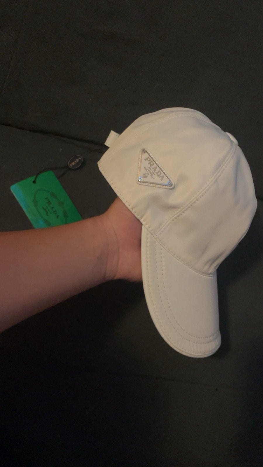 Wit prada pet, Ophalen of Verzenden, Zo goed als nieuw