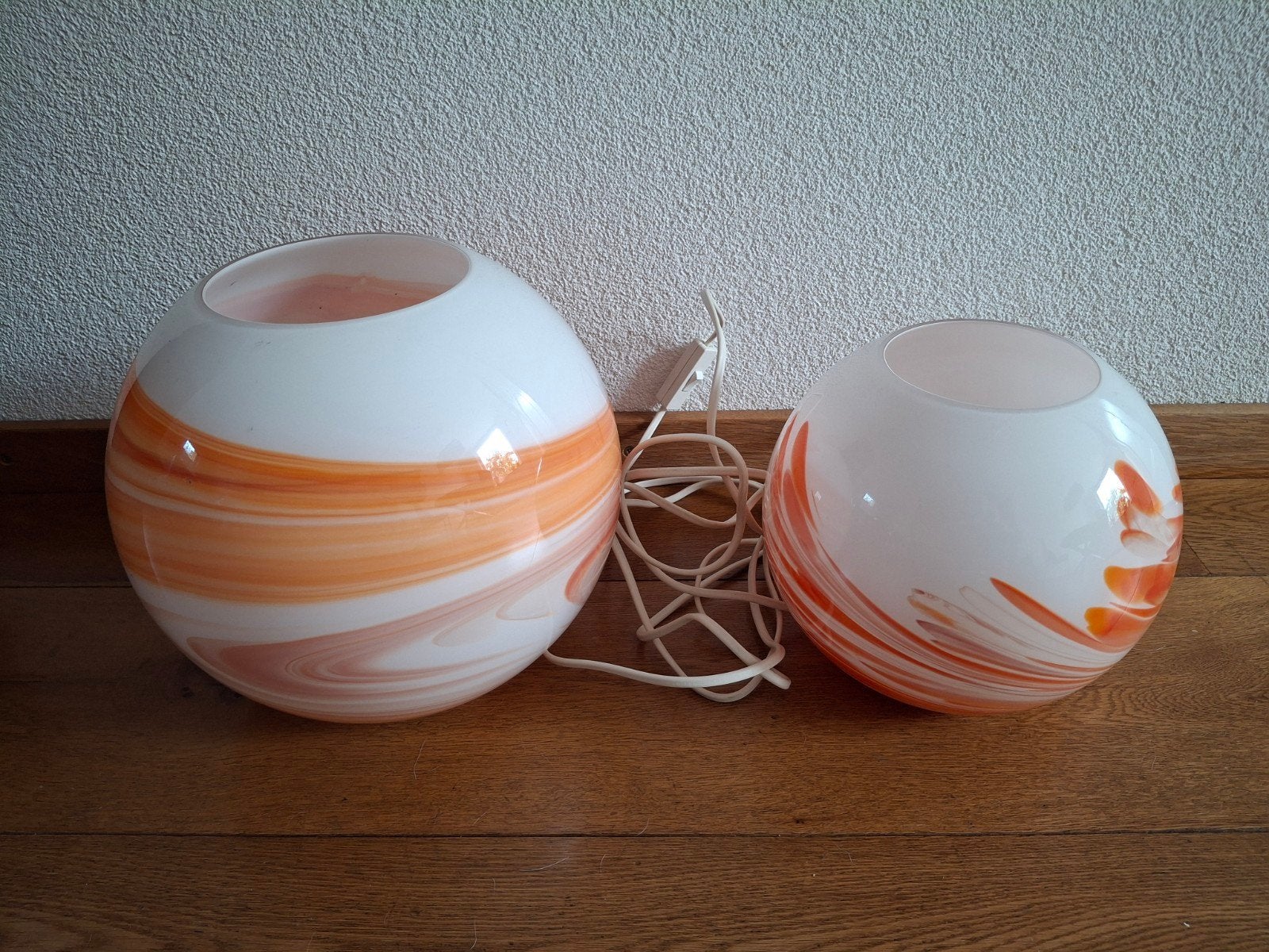 Glazen tafellampen met oranje swirl, Huis en Inrichting, Ophalen, Gebruikt, Vintage, Oranje