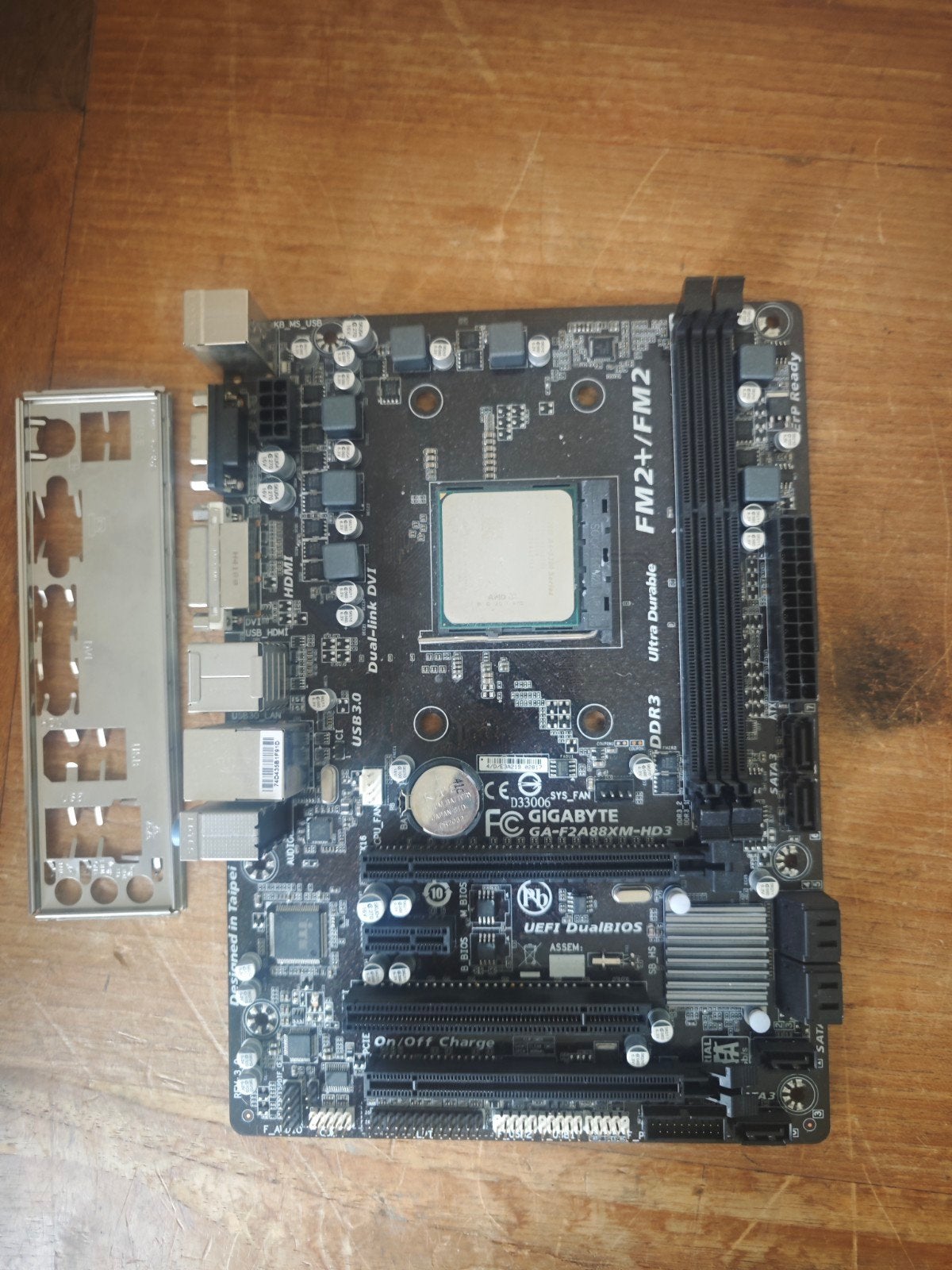 Gigabyte GA-F2A88XM-HD3 Moederbord met AMD A4-5300 CPU, ., DDR3, Ophalen of Verzenden, Zo goed als nieuw