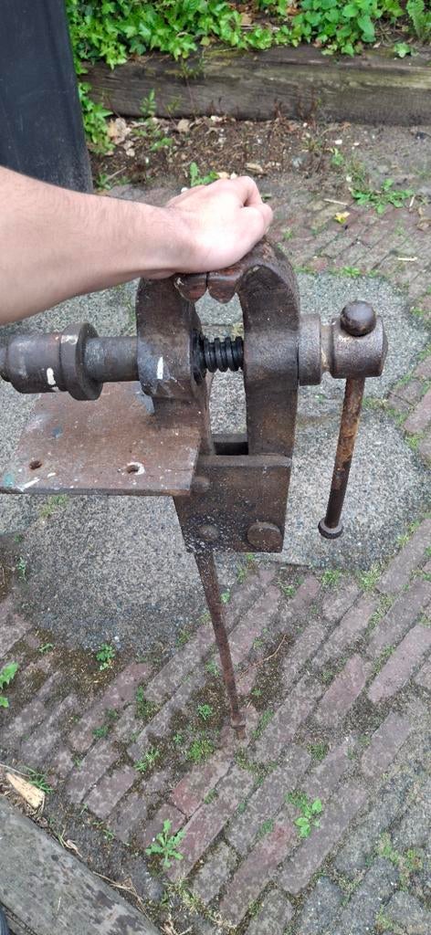 Antieke Bankschroef - Robuust en Functioneel, Antiek en Kunst, Antiek | Gereedschap en Instrumenten, Ophalen