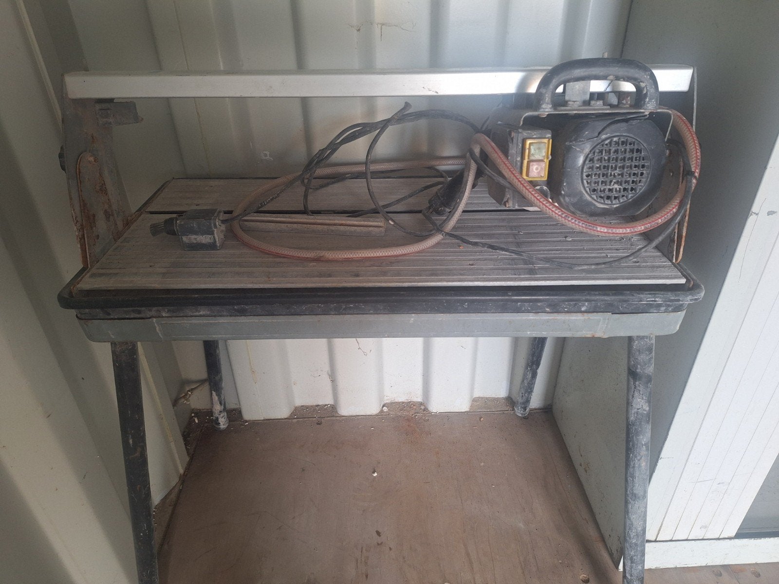 Gebruikte Tegelzaagmachine - Perfect voor tegelwerk, Ophalen, Gebruikt, Onbekend, Overige typen