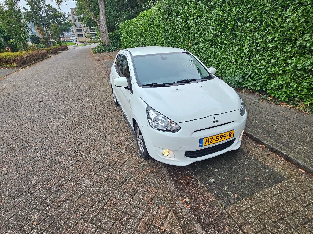 Mitsubishi Space Star 1.0 Mivec 71PK Cleartec Auto Stop & Go, Stof, Zwart, 840 kg, Wit