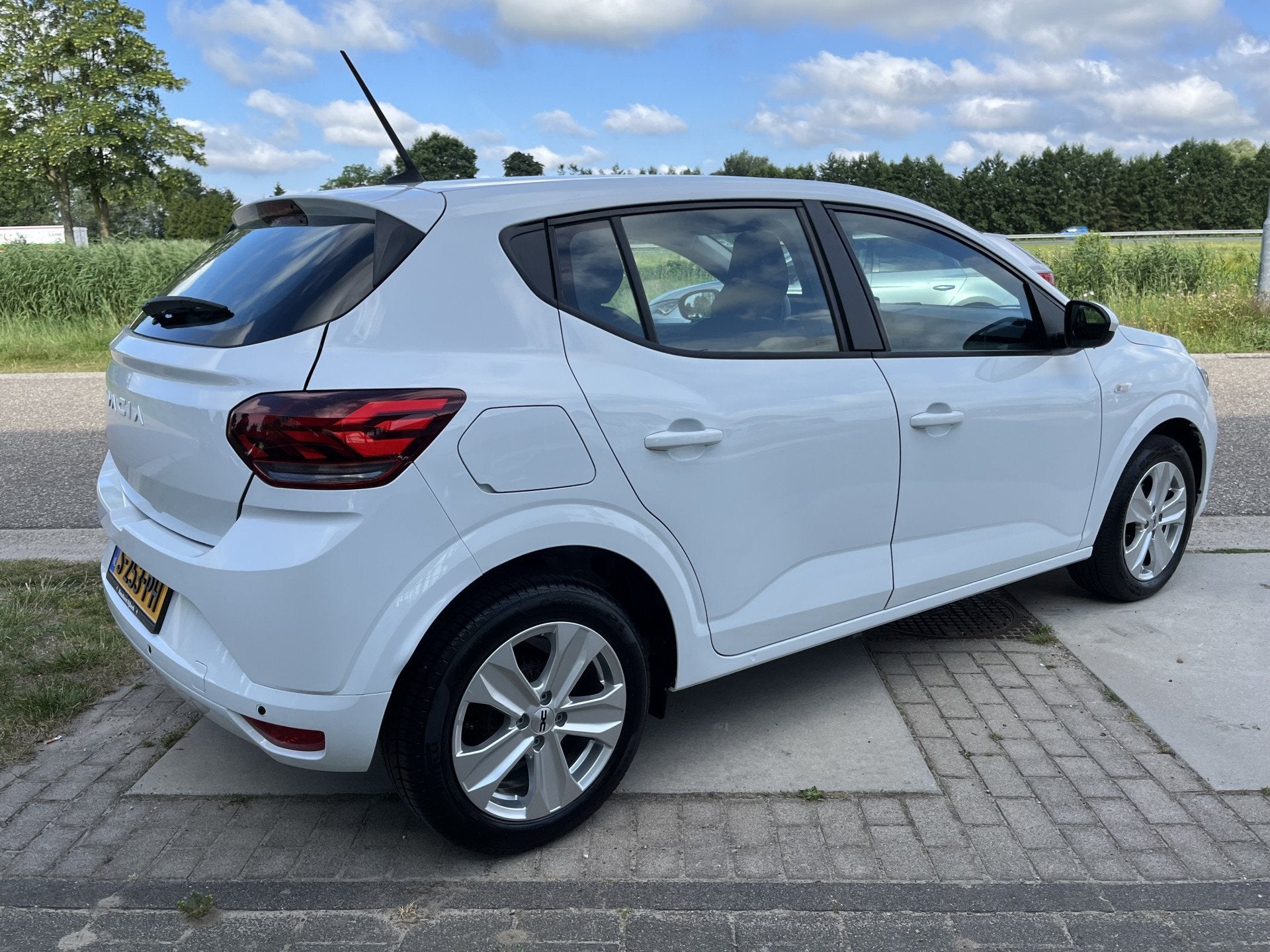 Dacia Sandero 1.0 TCe 90 Expression / Automaat / Apple Carpl, Gebruikt, Euro 6, 1073 kg, Origineel Nederlands