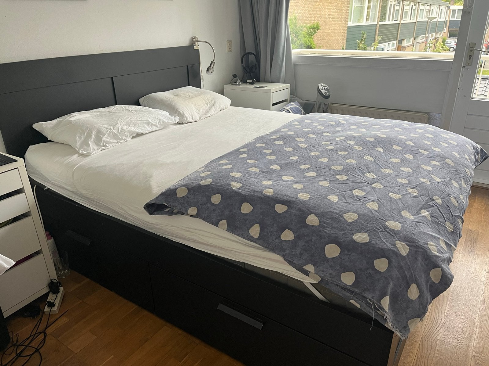 Ikea Brimnes bed 160x200 met lattenbodems en achterboard, Ophalen, Gebruikt, Zwart, Tweepersoons