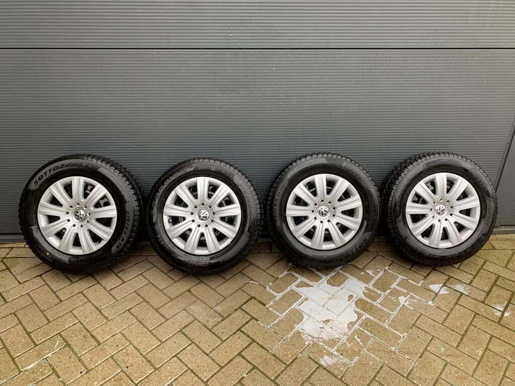 Volkswagen Tiguan 16 inch velgen 215/65 R16, Auto-onderdelen, Banden en Velgen, Gebruikt, -, -, Banden en Velgen