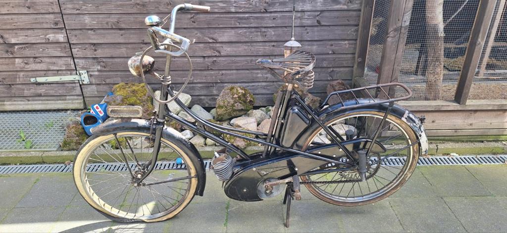 Te Koop. Kaptein/ Mobylette S1A.  Bouwjaar 1955/1956, Fietsen en Brommers, Brommers | Oldtimers, 1 versnellingen, 50 cc, Ophalen