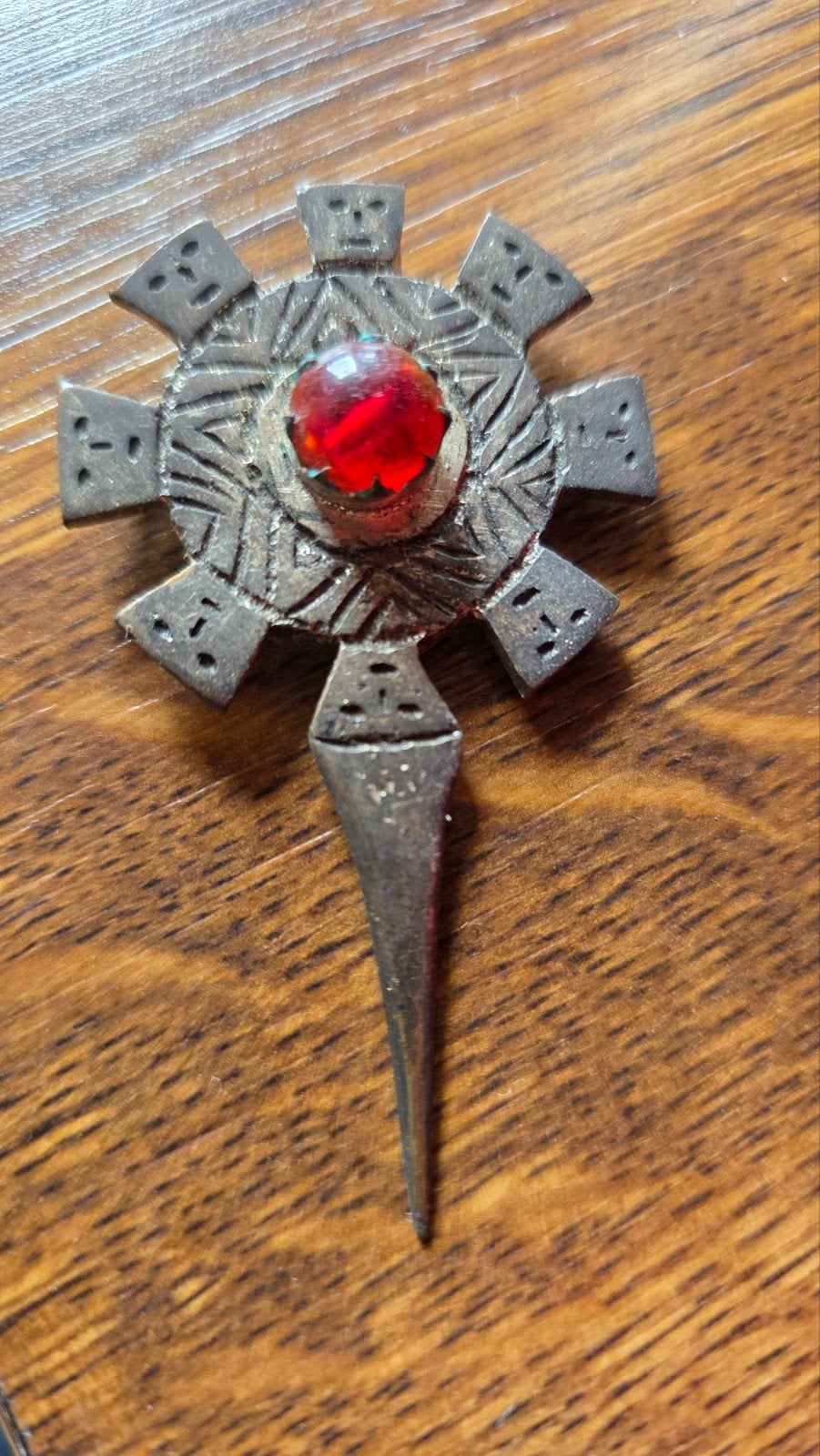 TUPU Vintage Broche met Rode Steen, Sieraden, Tassen en Uiterlijk, Broches, Overige materialen, 4 tot 7 cm, Gebruikt, Overige kleuren