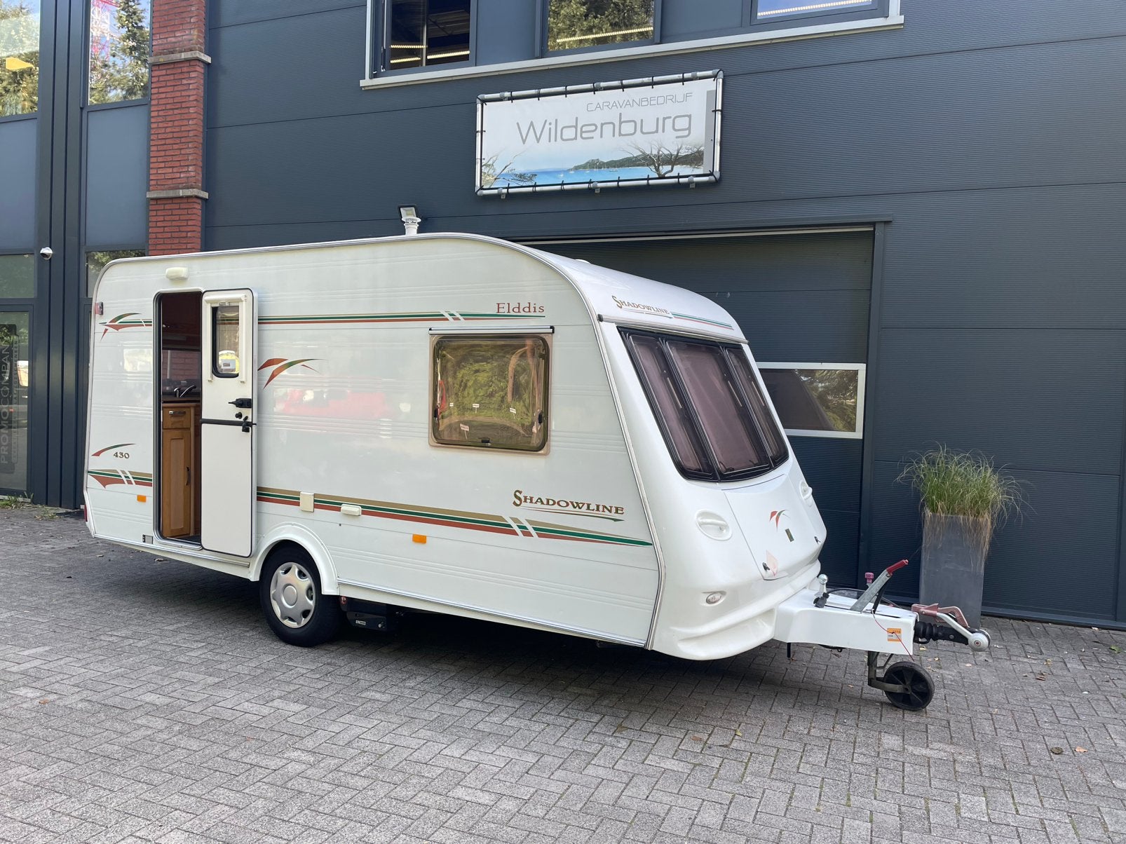 Mooie èn complete Elddis Shadowline 430, twee zitjes, mover!, Caravans en Kamperen, Standaardzit, Elddis, Dwarsbed, 4 tot 5 meter