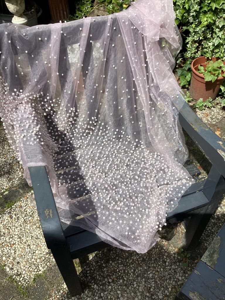 Tule met kralen., Hobby en Vrije tijd, Stoffen en Lappen, Ophalen of Verzenden, Zo goed als nieuw, Katoen, 120 cm of meer