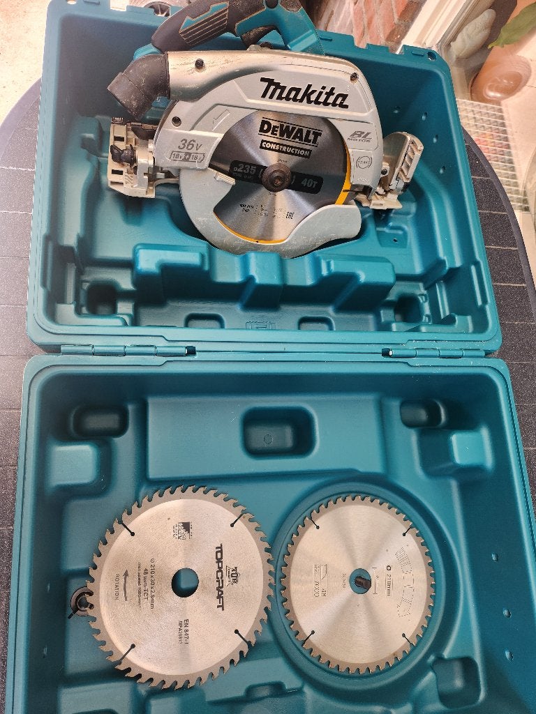 Makita Handcirkelzaag (DHS900), Doe-het-zelf en Verbouw, Gereedschap | Zaagmachines, Ophalen, Minder dan 30 mm, Gebruikt, Cirkelzaag