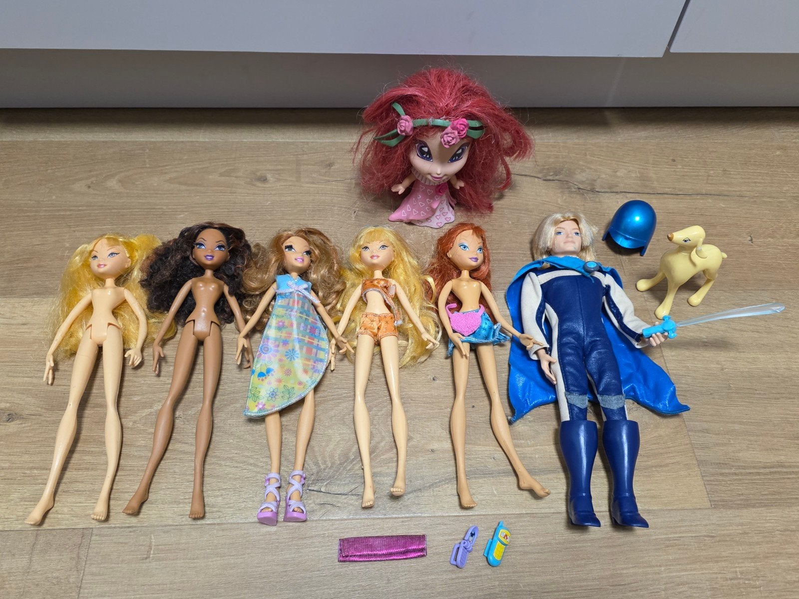 Winx poppen (sky, lady, stella, layla, flora, bloom, amore), Ophalen of Verzenden, Zo goed als nieuw