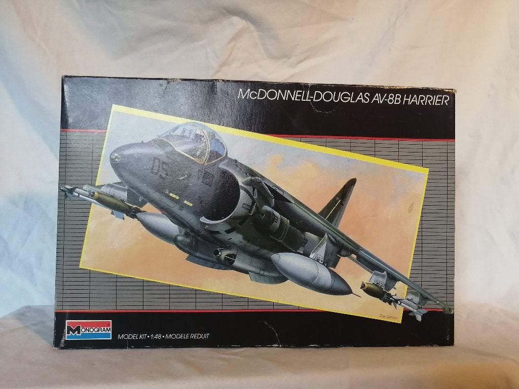 Monogram no 5448 Mc Donnel-Douglas AV-8B Harrier, Hobby en Vrije tijd, Modelbouw | Vliegtuigen en Helikopters, Overige merken