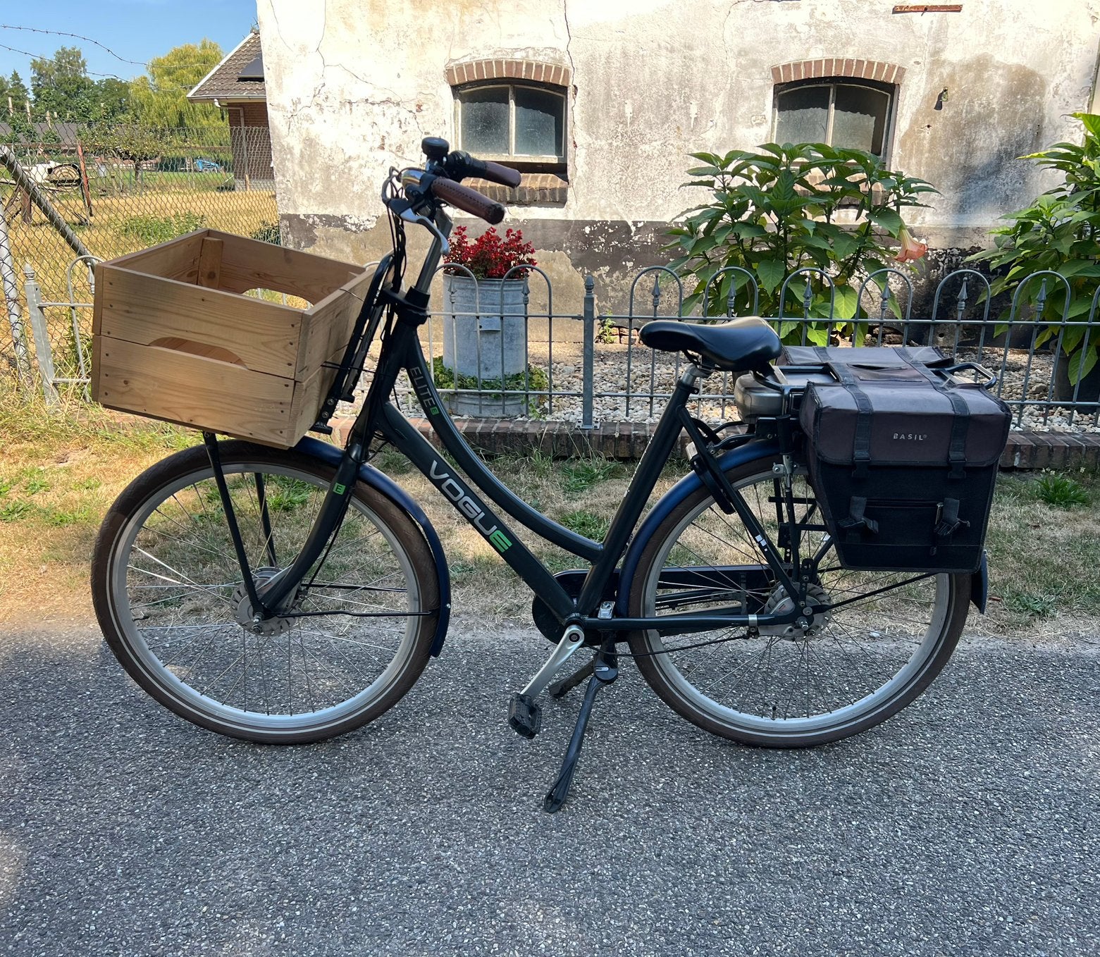 Vogue Elite Elektrische Dames Fiets Frame Maat 57, Fietsen en Brommers, Elektrische fietsen, Gebruikt, 55 tot 59 cm, 30 tot 50 km per accu