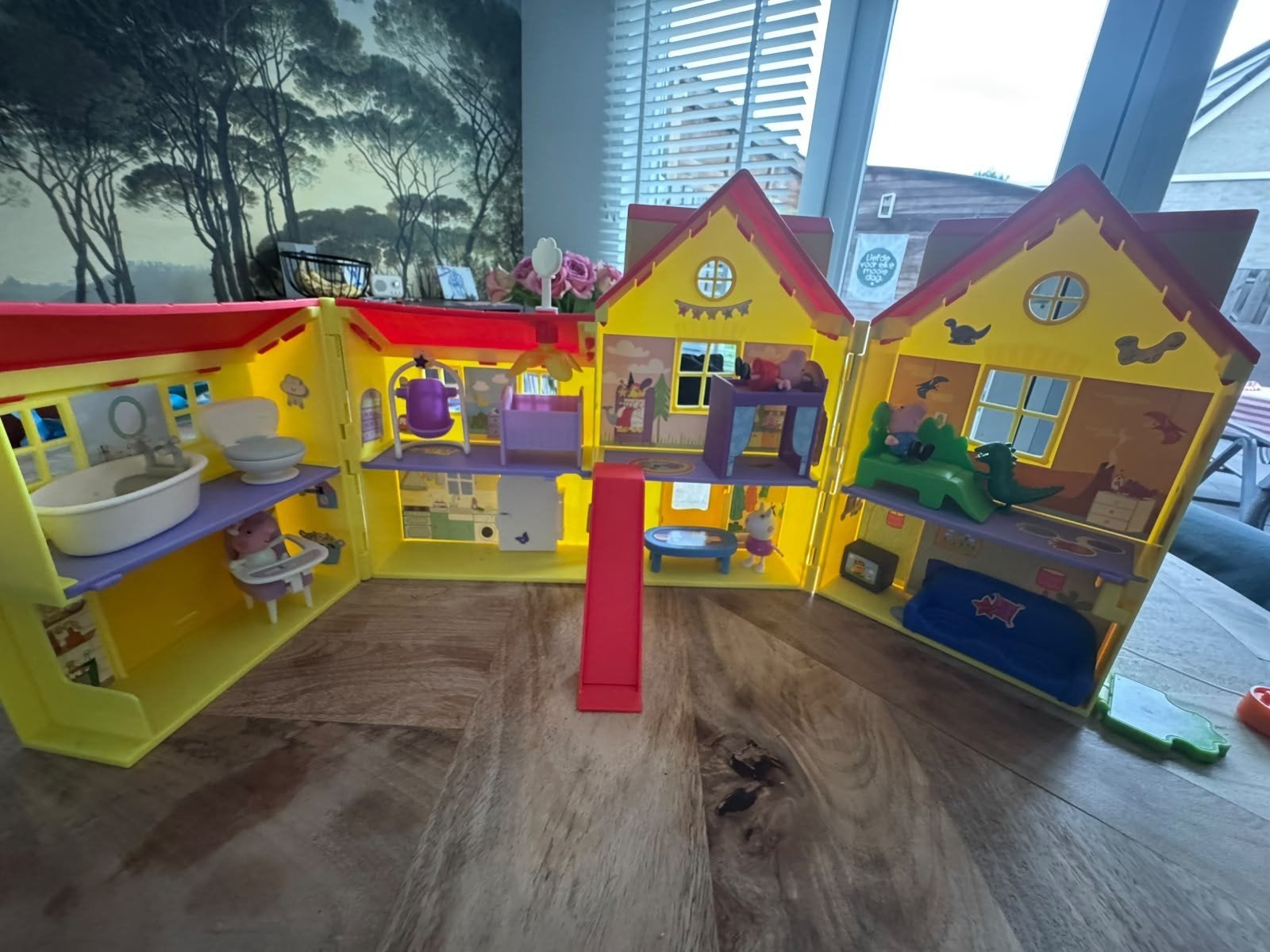 Peppa Pig Speelhuis met figuren en accessoires, Ophalen of Verzenden, Gebruikt, Poppenhuis