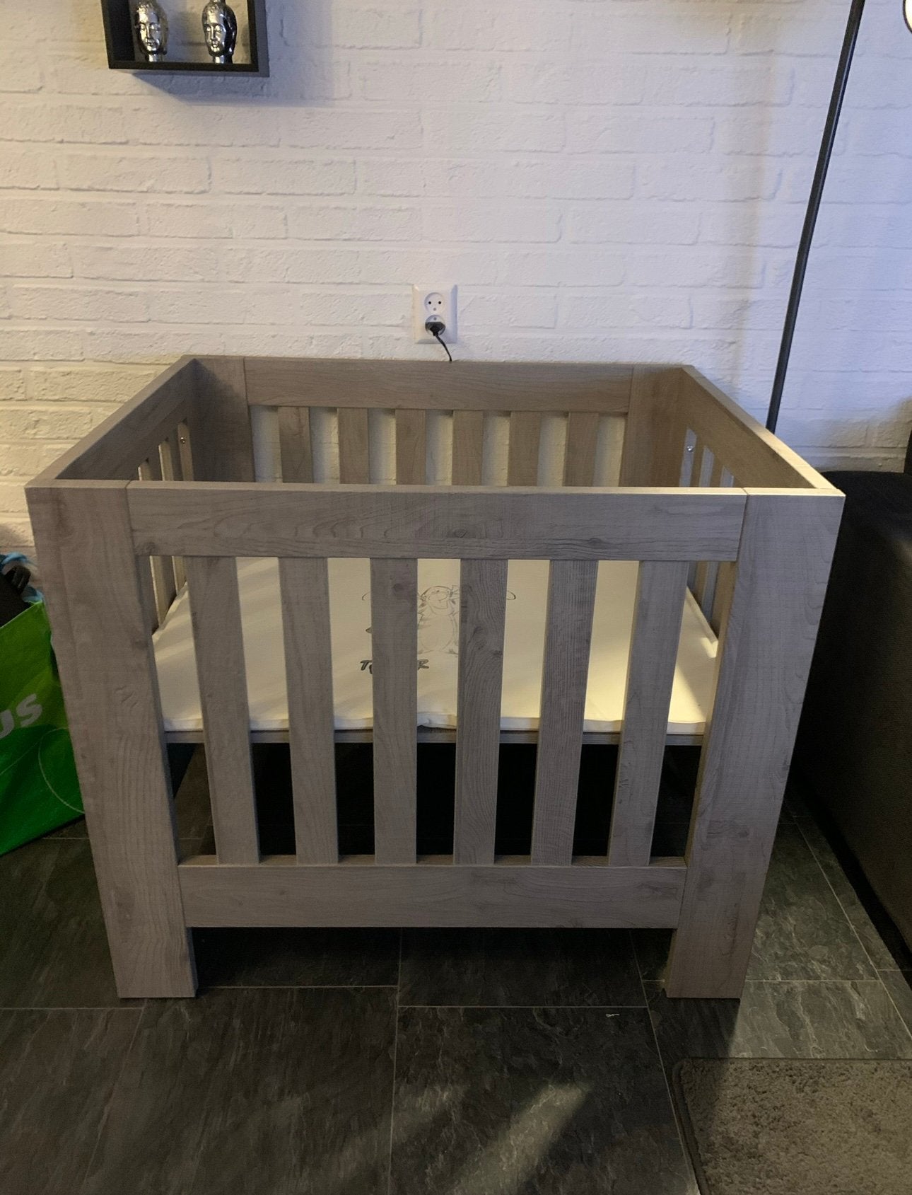 TWF box grijs met matras, 2 boxkleden en box zak, Ophalen of Verzenden, Gebruikt
