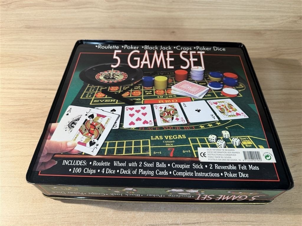 5 Game set - poker Roulette - s6153, Hobby en Vrije tijd, Gezelschapsspellen | Bordspellen, Verzenden, Zo goed als nieuw