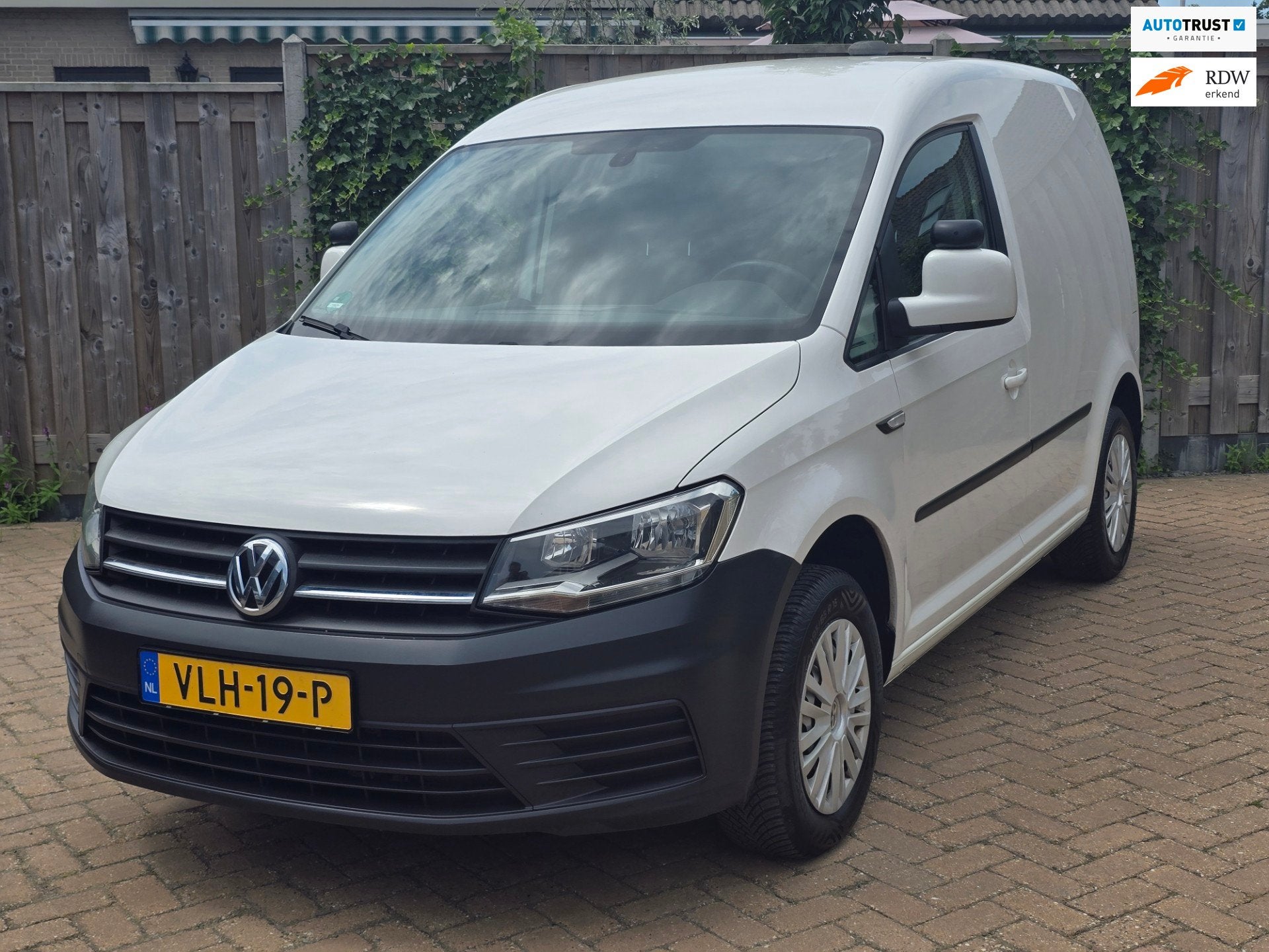 Volkswagen Caddy 1.6 TDI L1H1 Comfortline Automaat,ECC,Stoel, Auto's, Bestelauto's, Euro 5, Stof, Gebruikt, Zwart