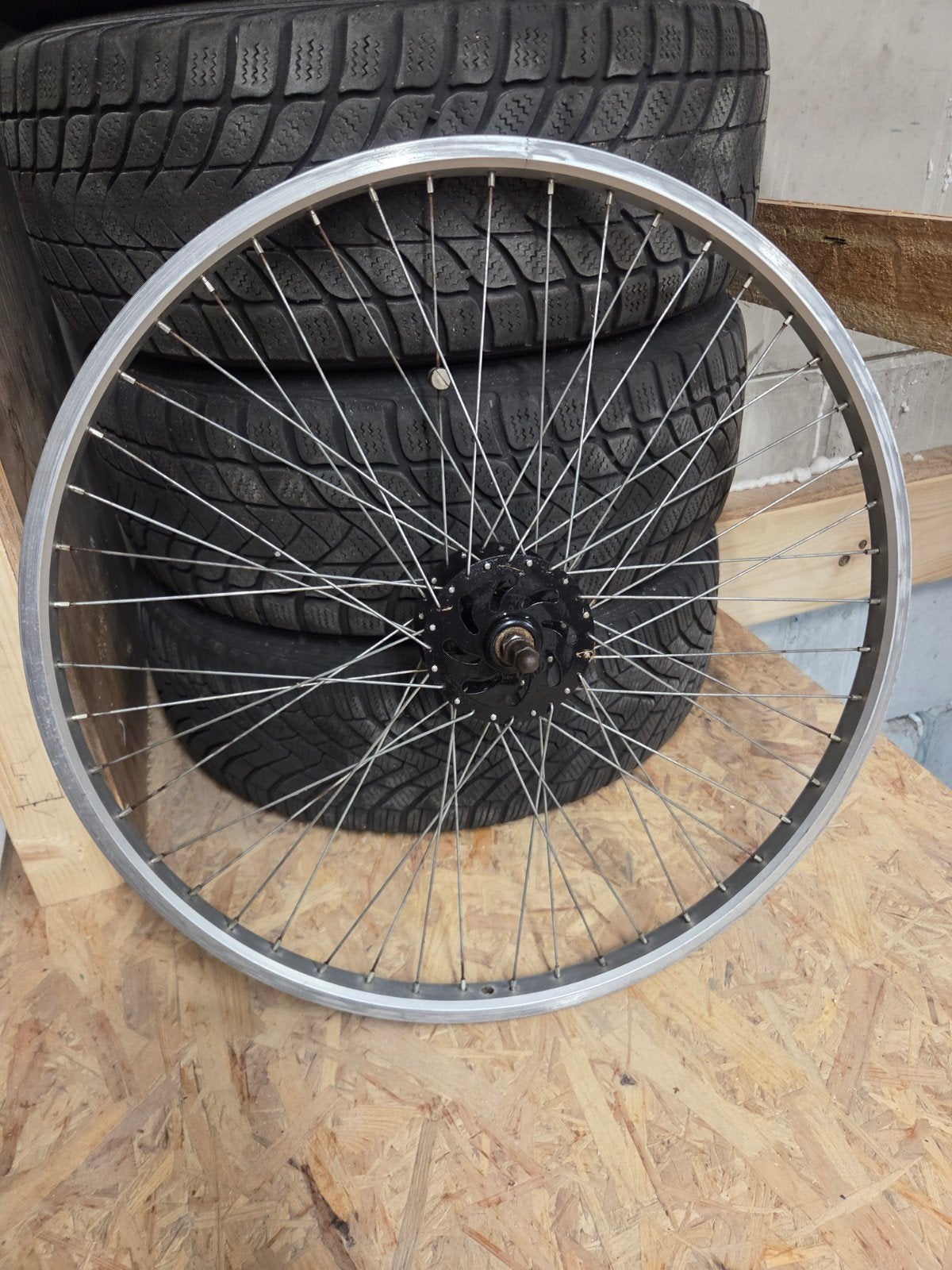voorwiel cruiser,chopper fiets 26 inch compleet+bevestiging, Fietsen en Brommers, Ophalen of Verzenden, Gebruikt, Wiel, Aluminium