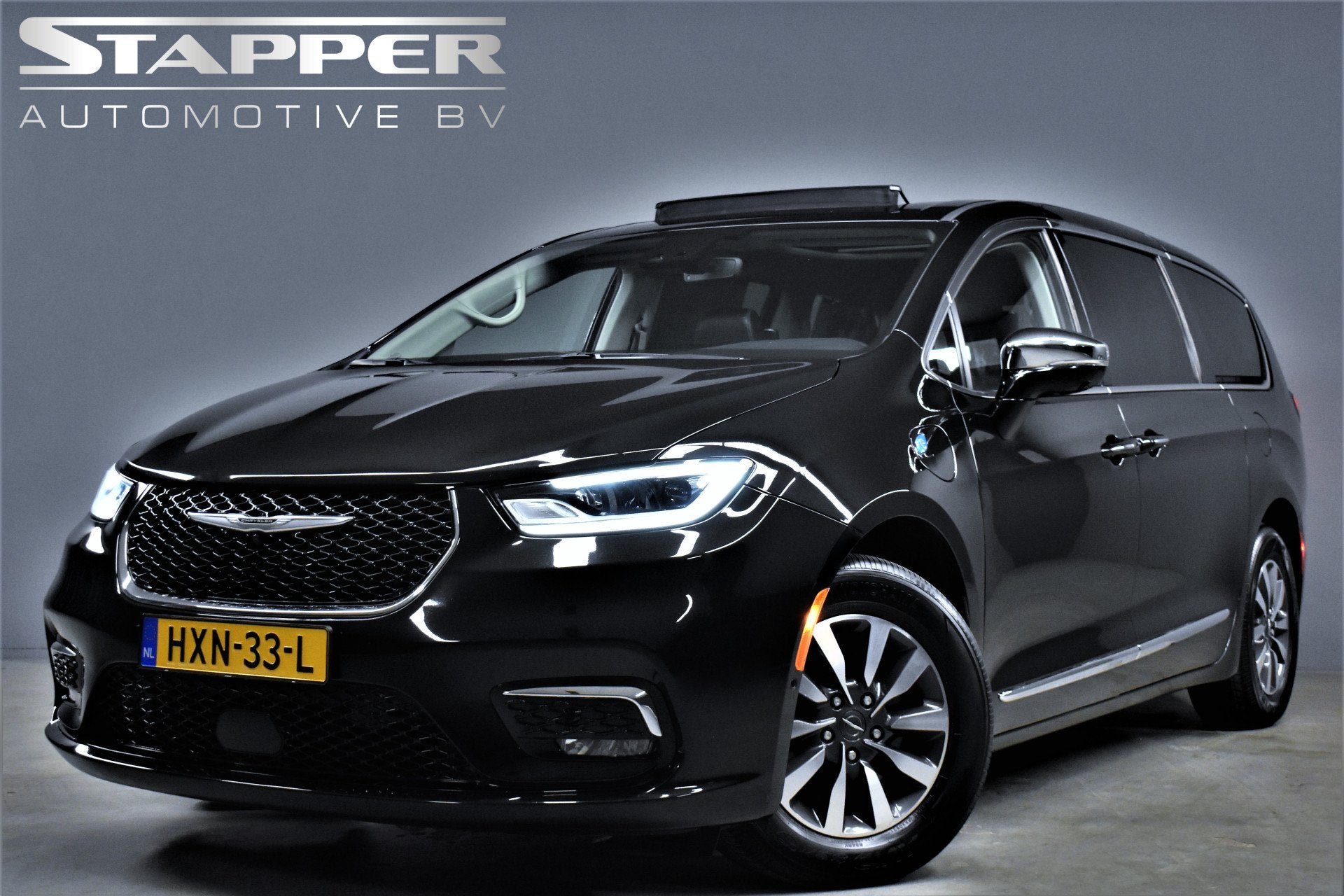 Chrysler Pacifica 3.6 V6 Hybride 7-Pers. Pano/Carplay/Trekha, Auto's, Chrysler, 450 kg, Gebruikt, Zwart, Leder