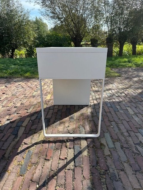 Klein IKEA kinderbureau, Ophalen, Kabelgoot, 50 cm, Zo goed als nieuw