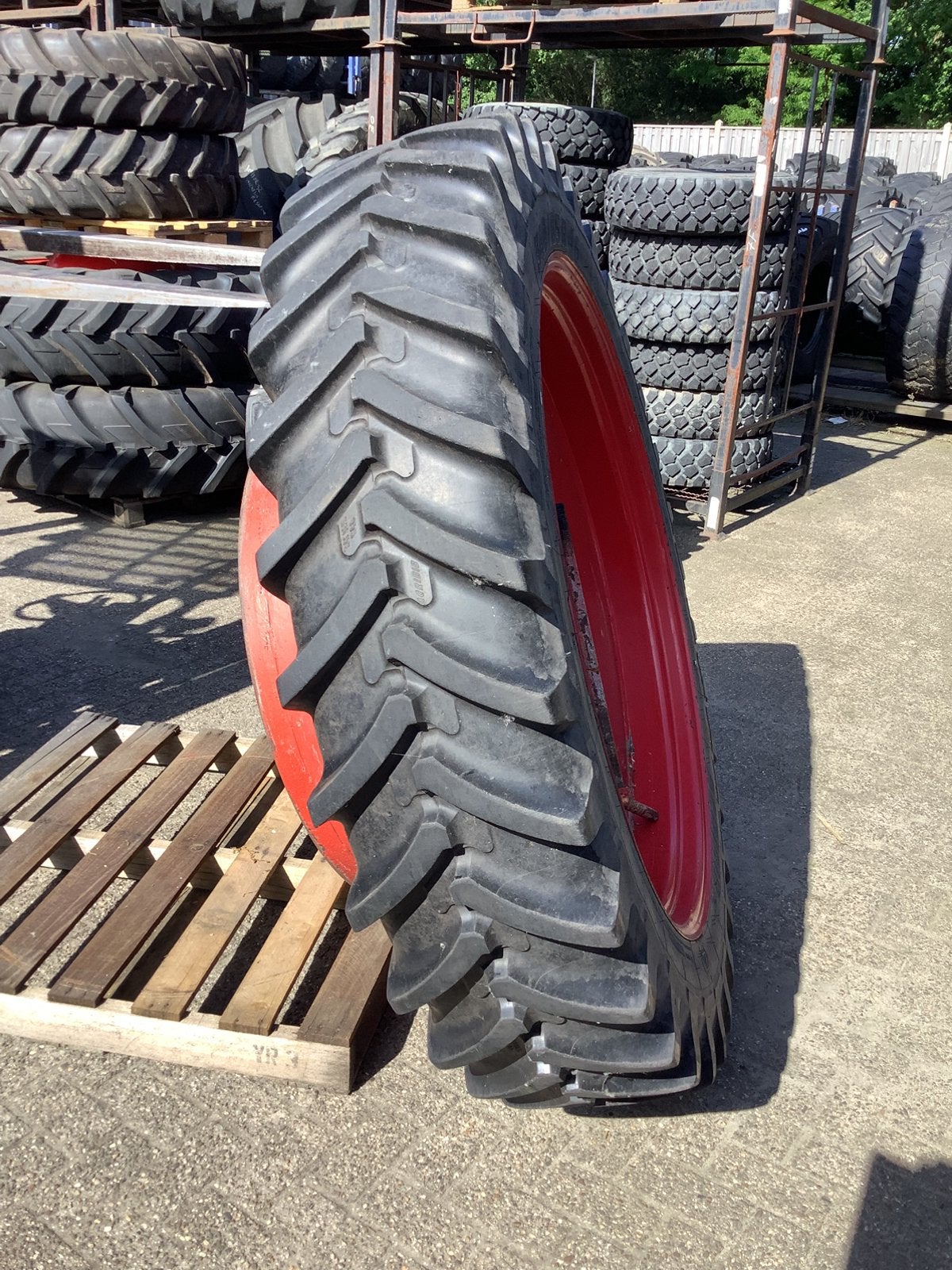 Michelin agribib 340/85R46 13.6R46 op dubbele montage velg, Zakelijke goederen, Agrarisch | Onderdelen | Banden, Velgen en Assen
