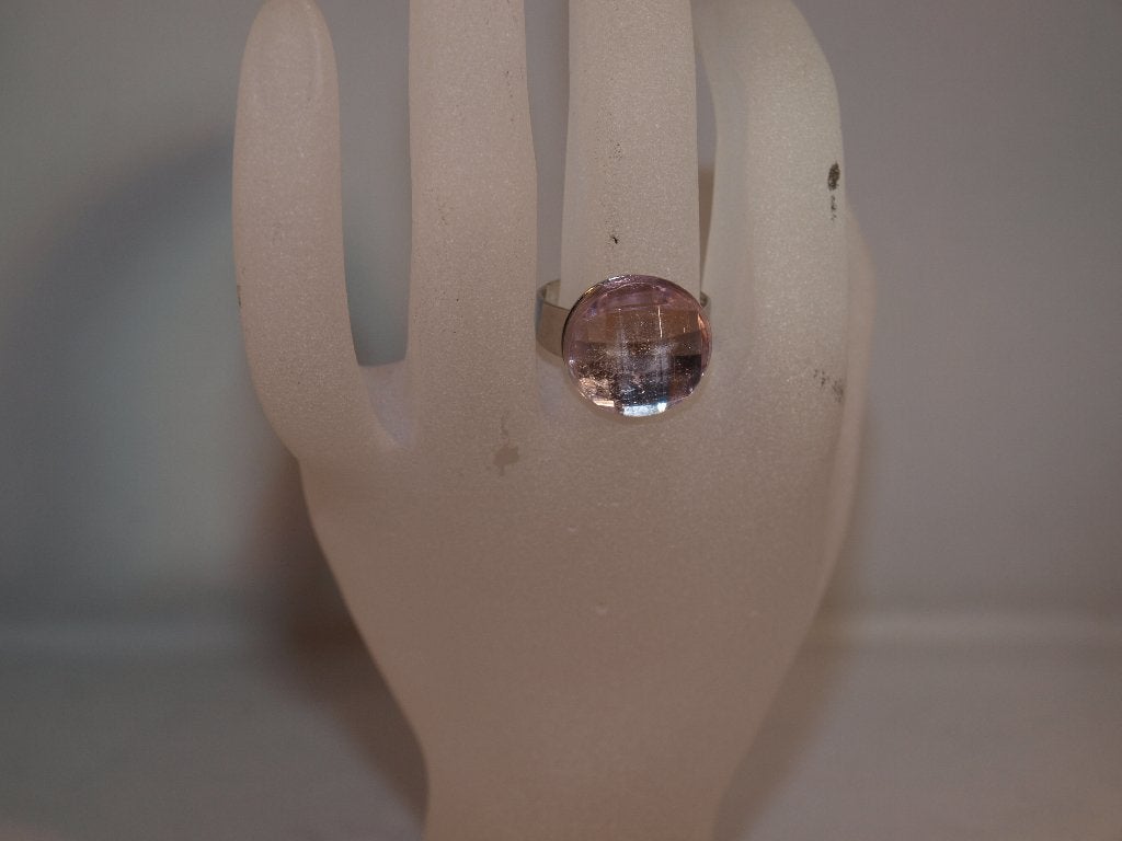 verstelbare ring met licht roze facetgeslepen ring, Sieraden, Tassen en Uiterlijk, Ringen, Overige materialen, Nieuw, Ophalen of Verzenden
