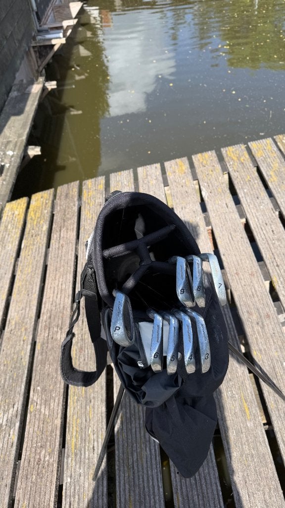 Memphis Tour Classic 3-PW IJzerset met tas - Staal Stiff, Ophalen of Verzenden, Gebruikt, Set, Overige merken