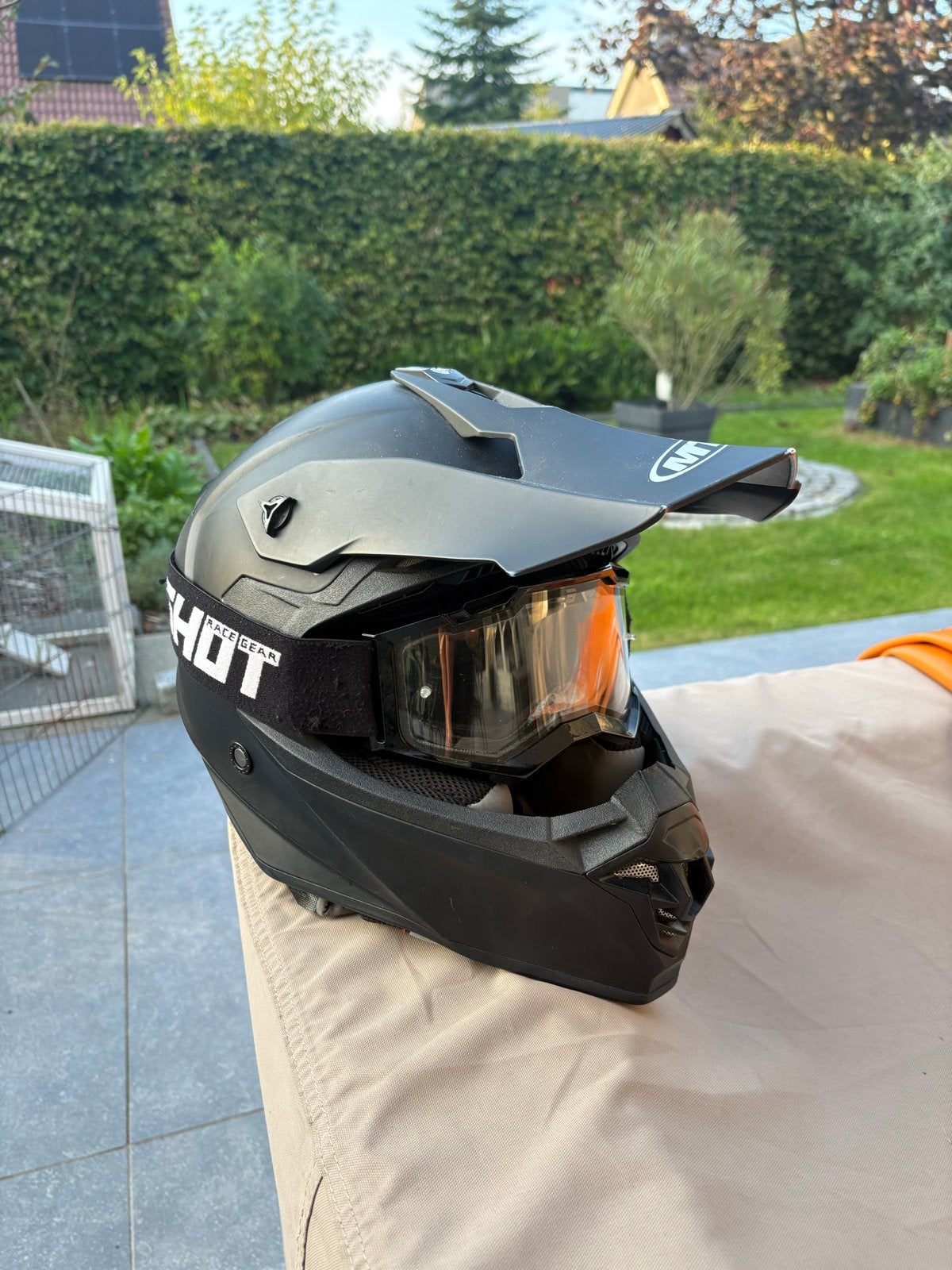 Crosshelm Shot Race Gear Maat S, Motoren, Overige merken, Offroadhelm, Ophalen of Verzenden, S