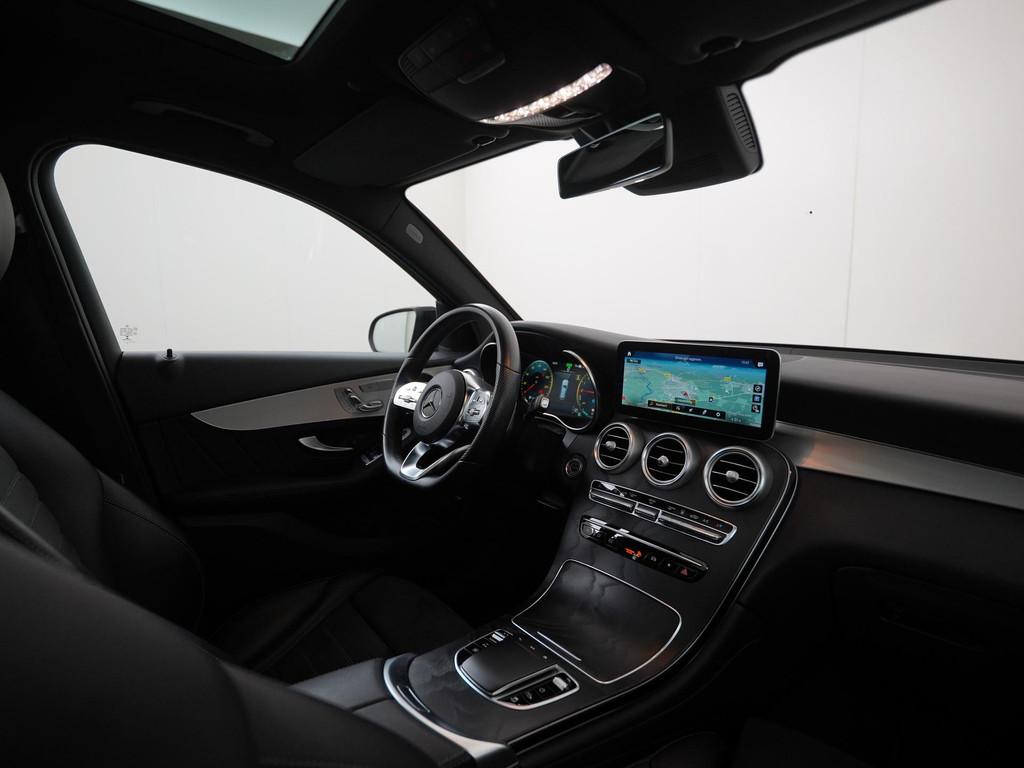 Mercedes-Benz GLC-klasse 300e 4MATIC Premium Plus AMG Night, Auto's, Mercedes-Benz, Automaat, 12 maanden, 14 kWh, Gebruikt
