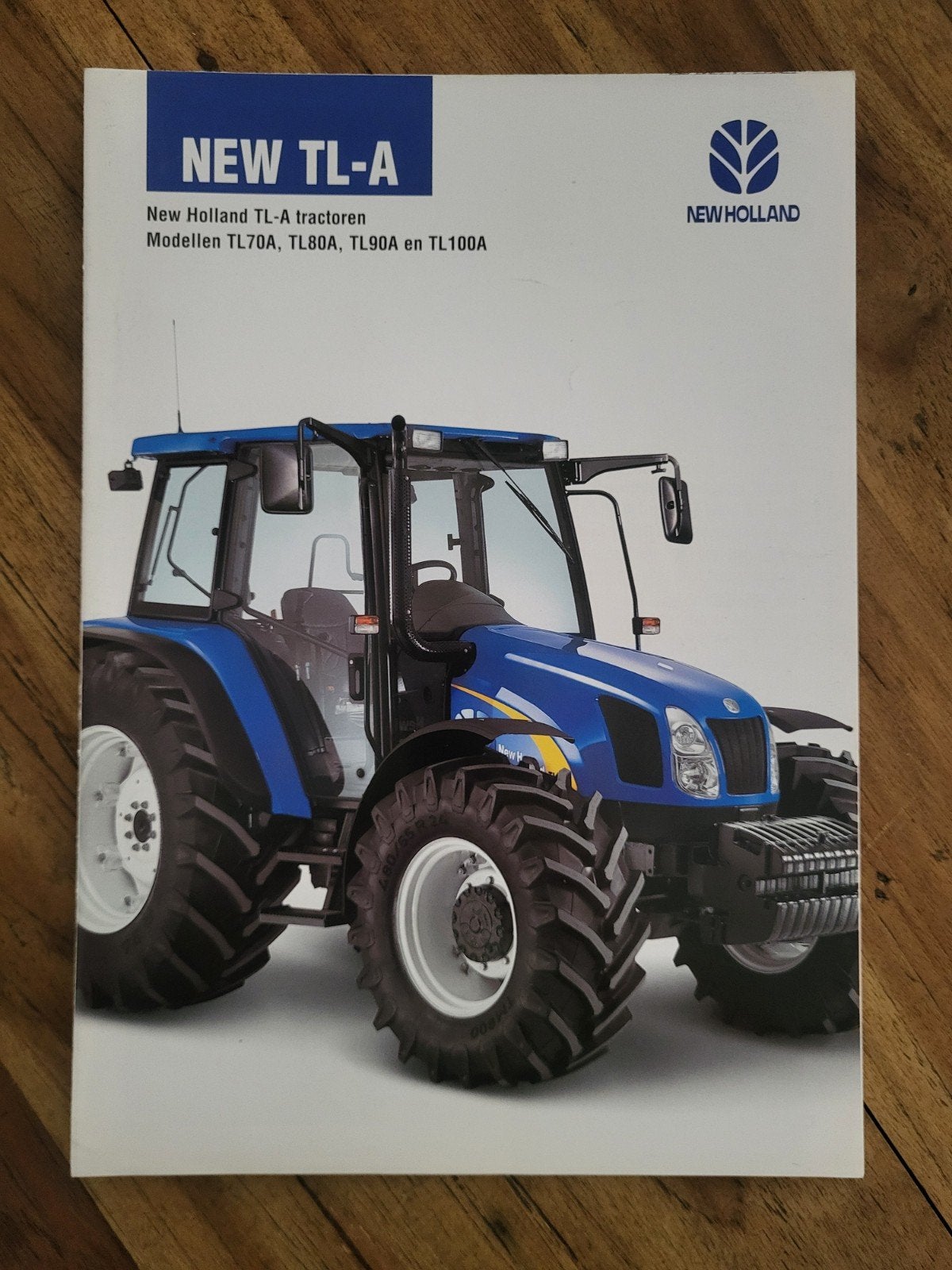tractor folder New Holland NEW TL-A, Boeken, Ophalen of Verzenden