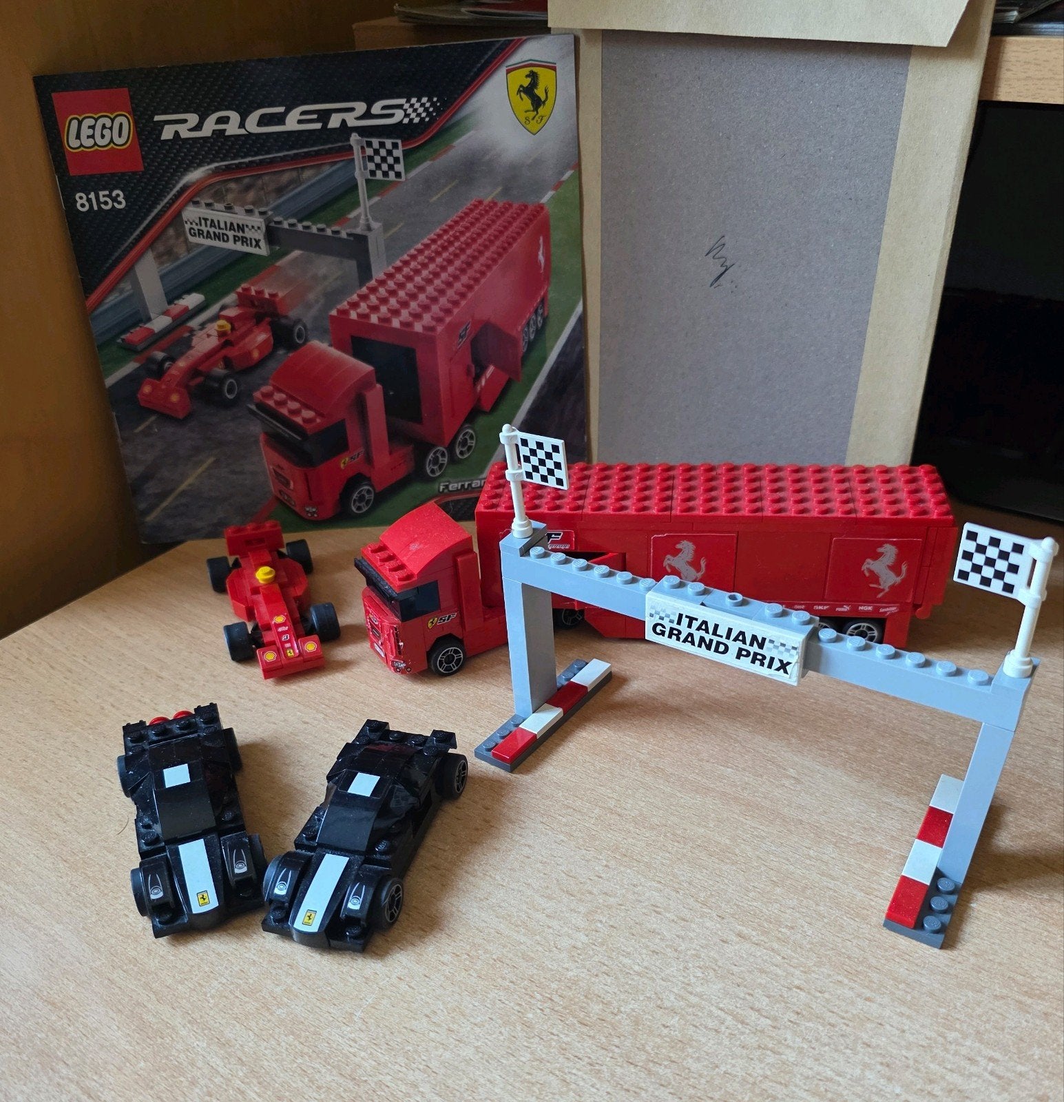 LEGO Racers 8153 Ferrari F1 Truck - Italian Grand Prix, Ophalen of Verzenden, Zo goed als nieuw, Overige merken