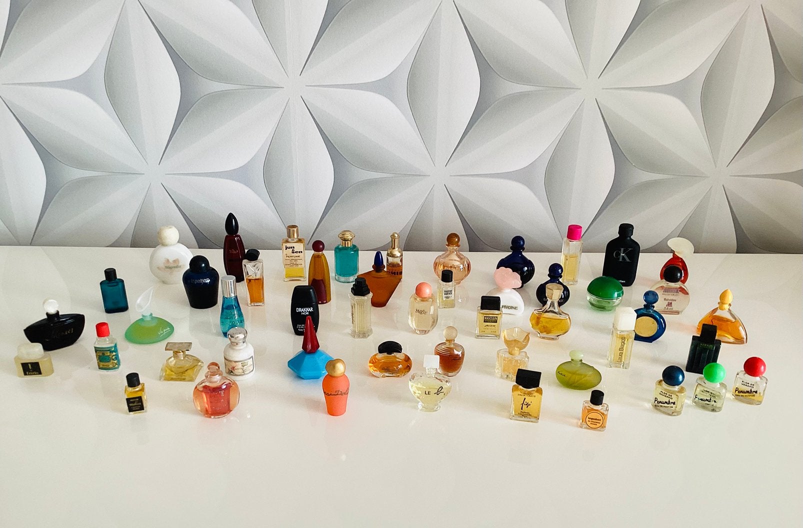 Verzameling miniatuur parfumflesjes, Ophalen of Verzenden, Miniatuur