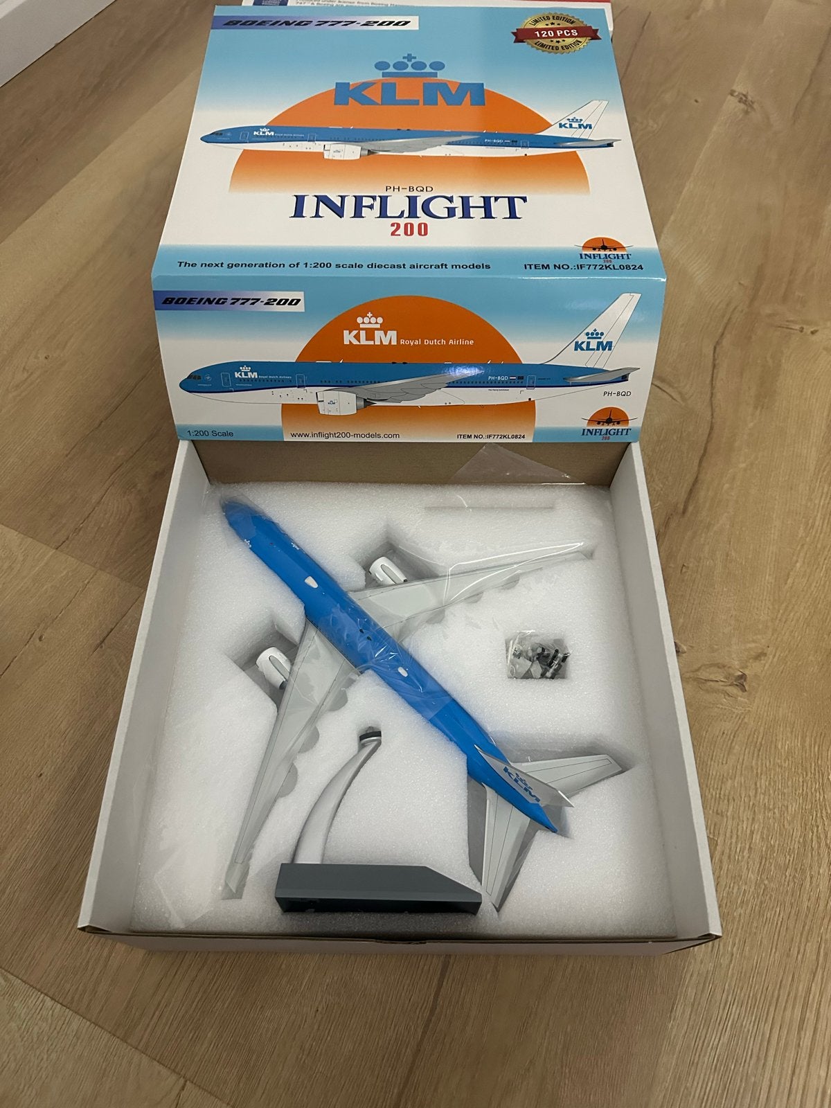 Diecast 1:200 KLM Boeing 777-200, Hobby en Vrije tijd, Overige merken, 1:144 tot 1:200, Ophalen of Verzenden, Zo goed als nieuw