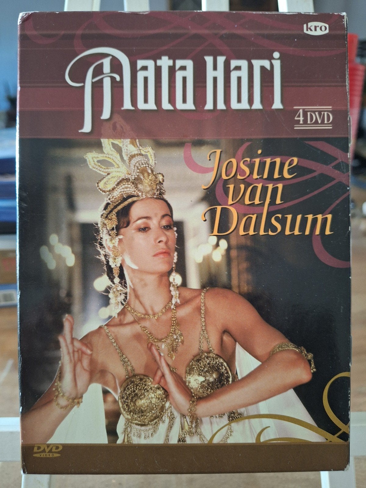 Mata Hari - Josine van Dalsum, Alle leeftijden, Ophalen of Verzenden, Zo goed als nieuw