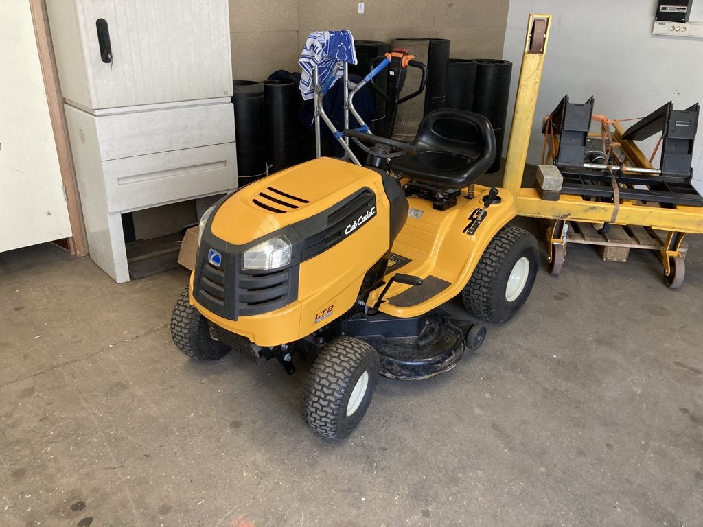 Zitmaaier Cub Cadet LT2 NS96, Ophalen, Gebruikt, 90 tot 120 cm