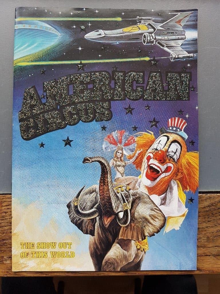 American Circus Programma Boek - The Show Out of This World, Ophalen of Verzenden, Zo goed als nieuw