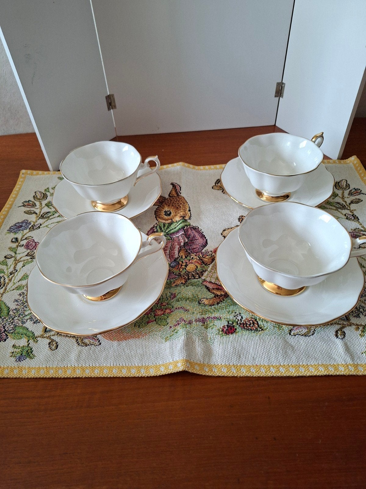 Royal Albert Val D'or Avon thee kop en schotels, Ophalen of Verzenden