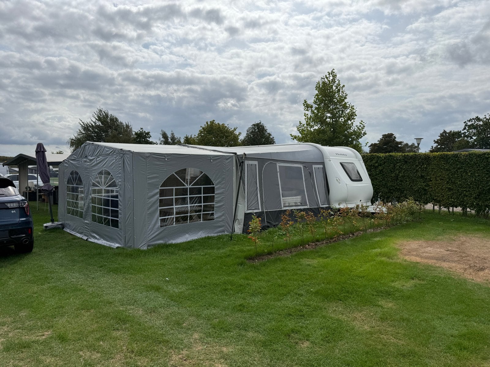 Ruime voortent voor caravan, grijs, met houten frame, Ophalen, Gebruikt