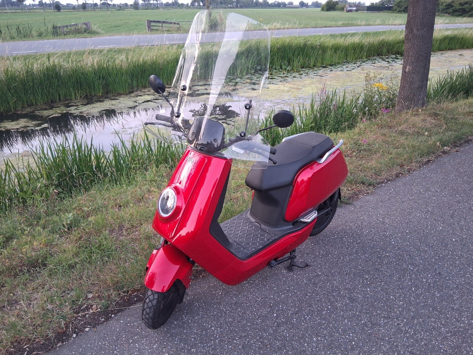 Niu N1s, Fietsen en Brommers, Ophalen, Zo goed als nieuw, Elektrisch, Overige merken