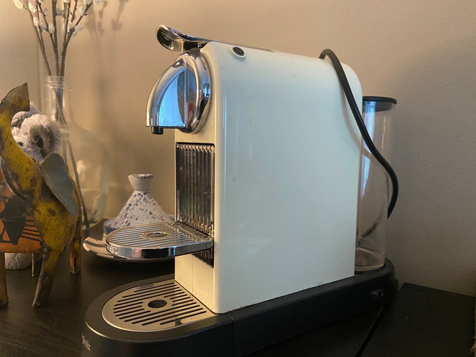 Nespresso DeLonghi, Ophalen, Espresso apparaat, Zo goed als nieuw, 1 kopje
