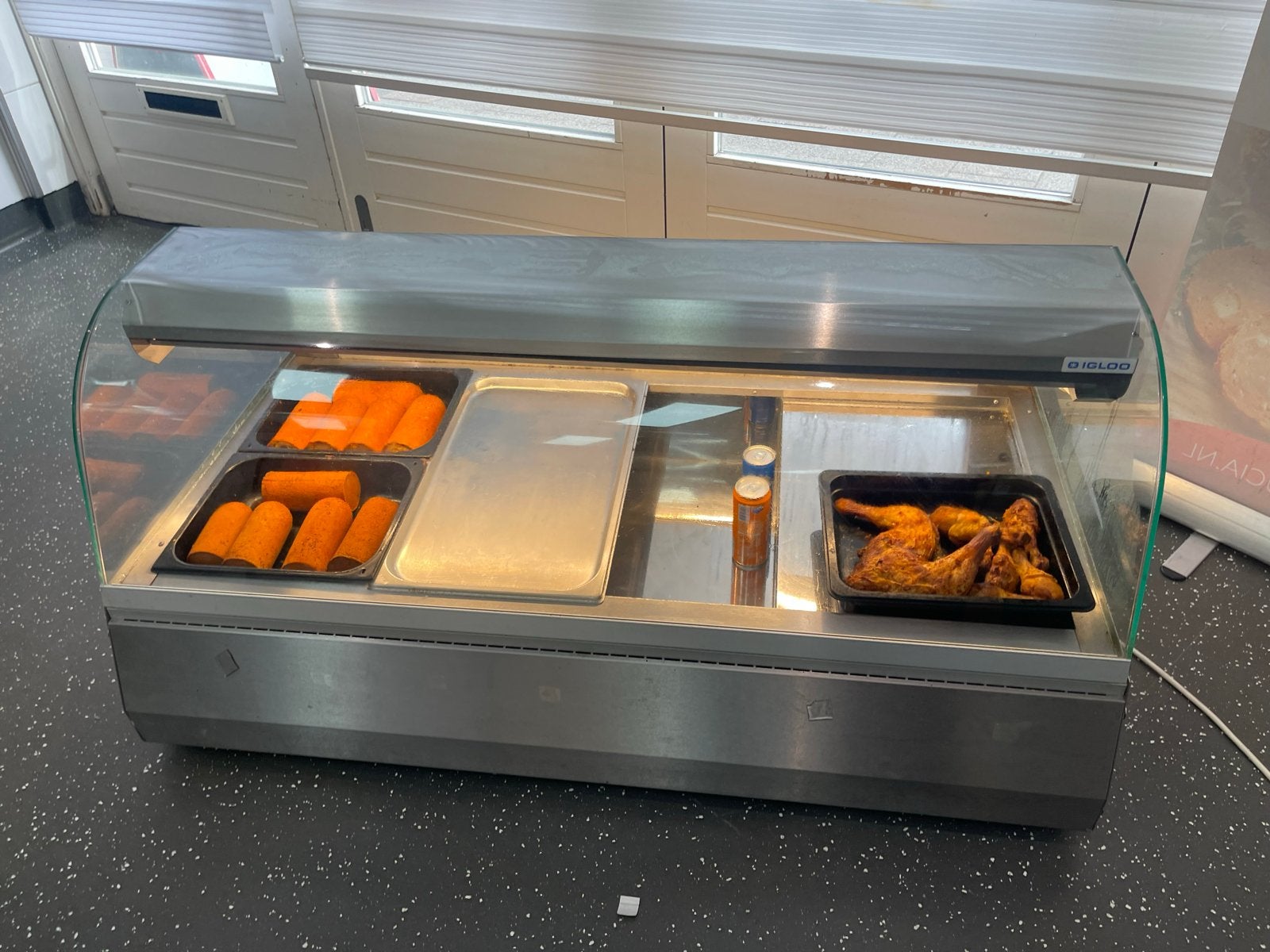 Zanussi Fornuis met Grill en Koelwerkbank met Vitrine, Zakelijke goederen, Horeca | Keukenapparatuur, Ophalen, Gebruikt, Fornuis, Frituur en Grillen