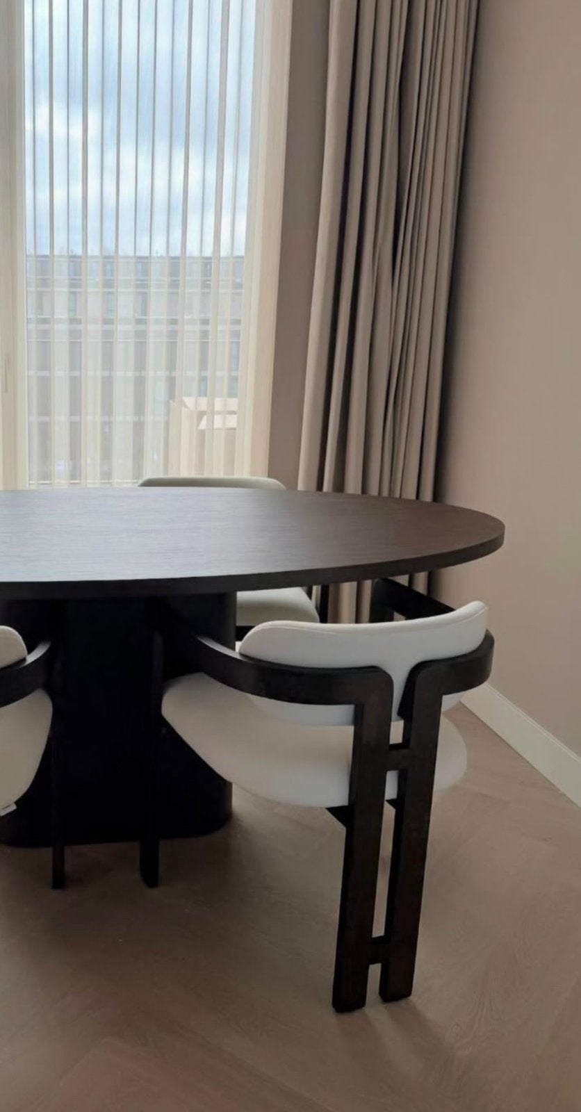 Eetkamerstoelen Serawonen nieuw in doos, Huis en Inrichting, Stoelen, Ophalen, Zwart, Nieuw, Stof